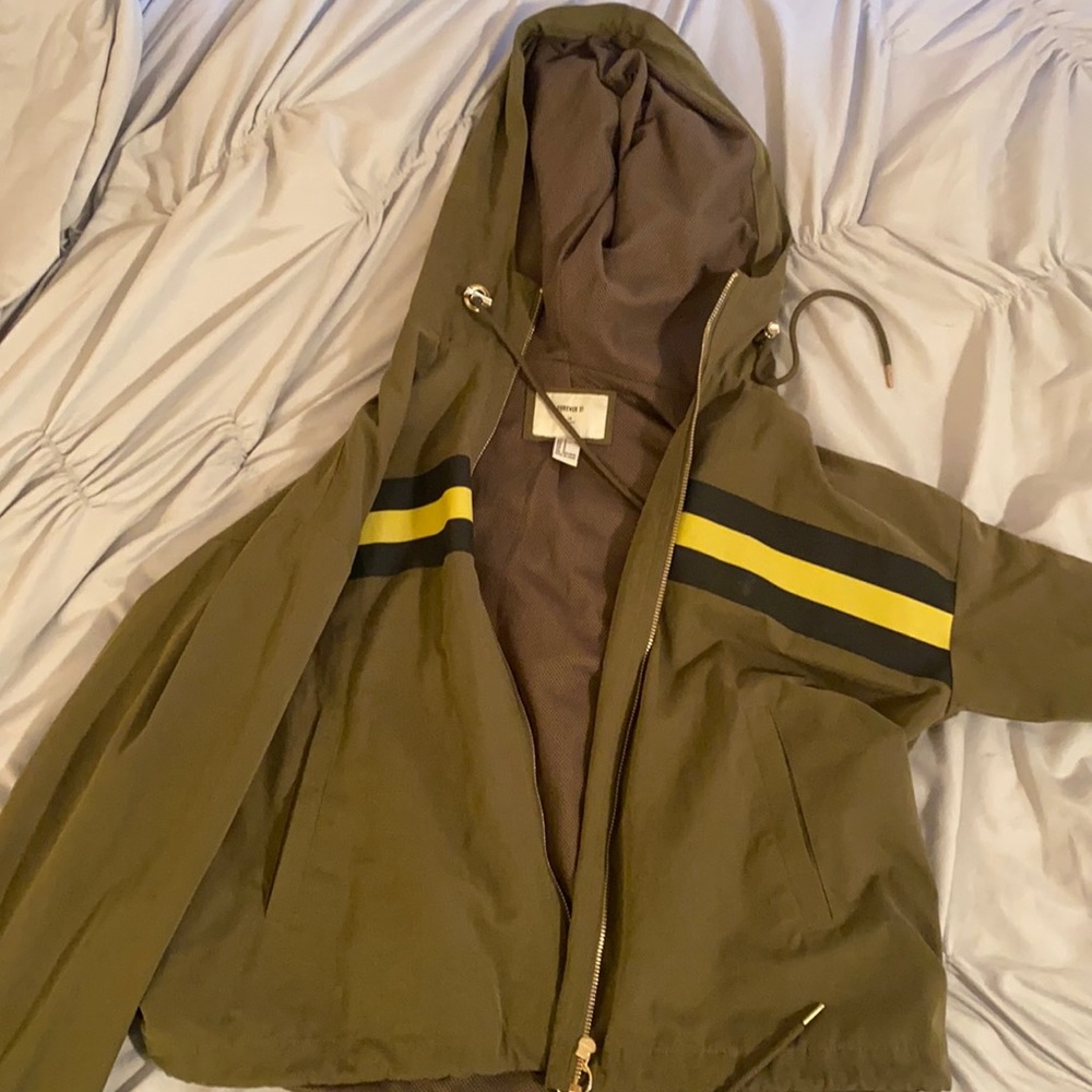 Army Green Forever 21 Bomber Zip Up Jacket Size: S